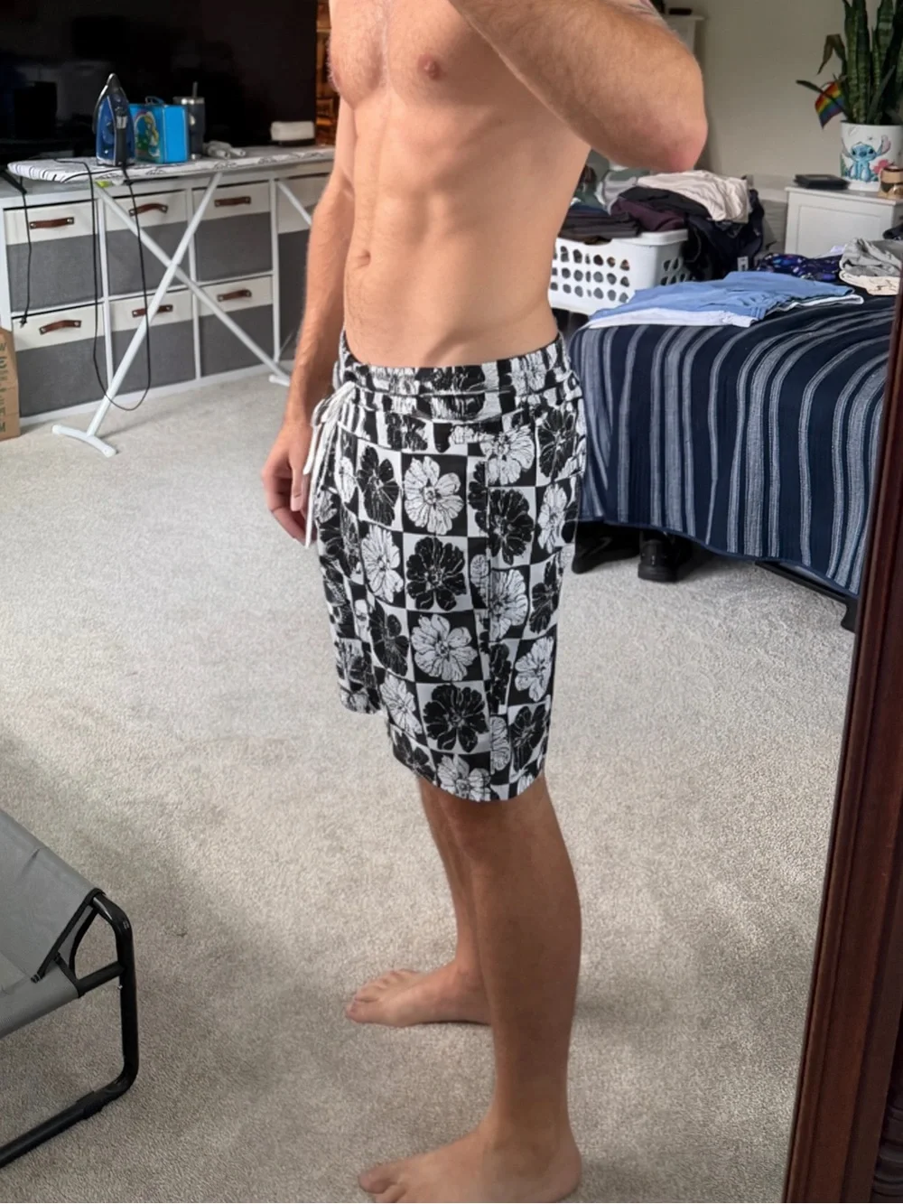 Men’s INC Black & White Floral Swim Trunks XXL